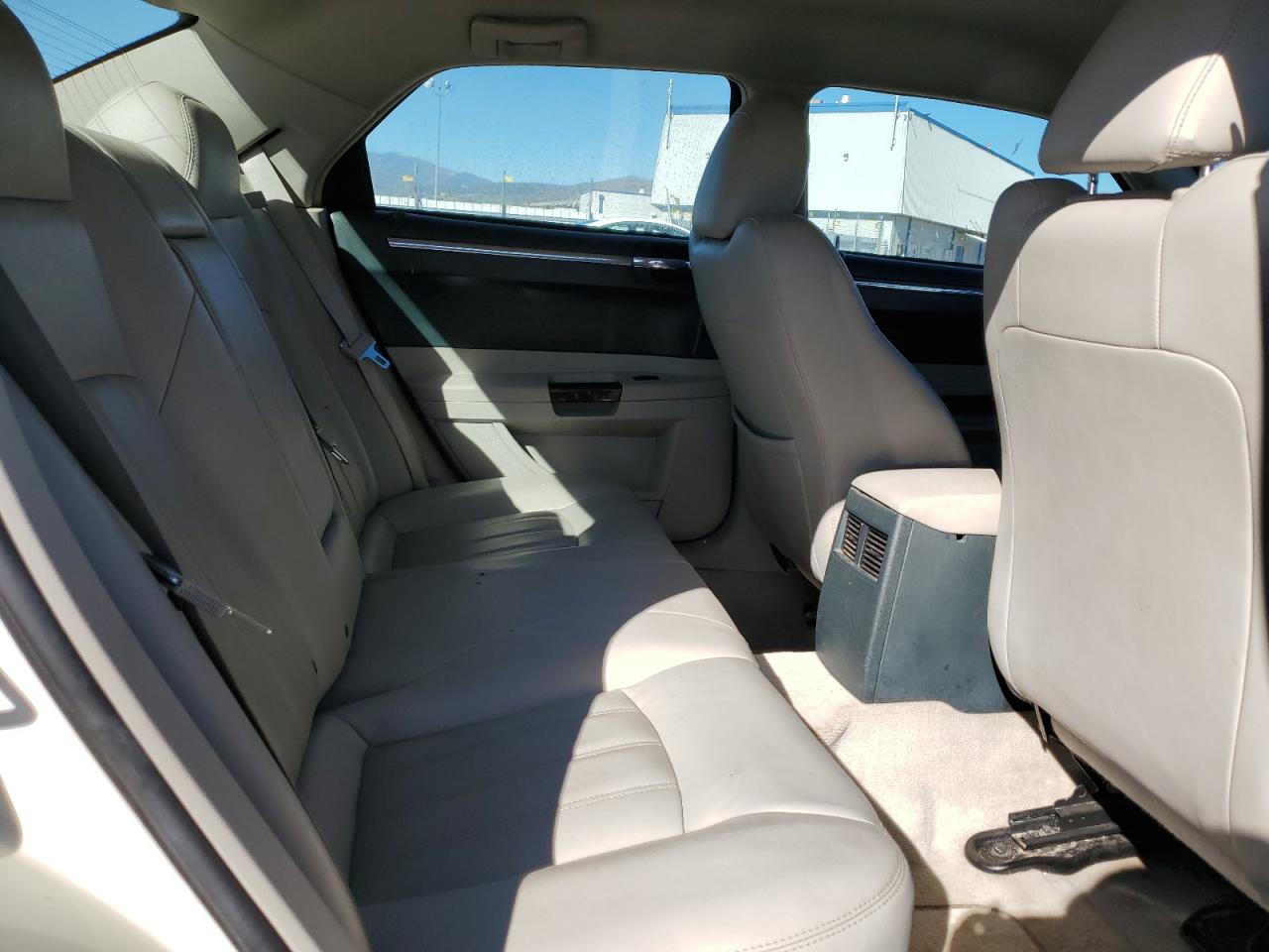 2006 Chrysler 300C VIN: 2C3KA63H46H180151 Lot: 81752585