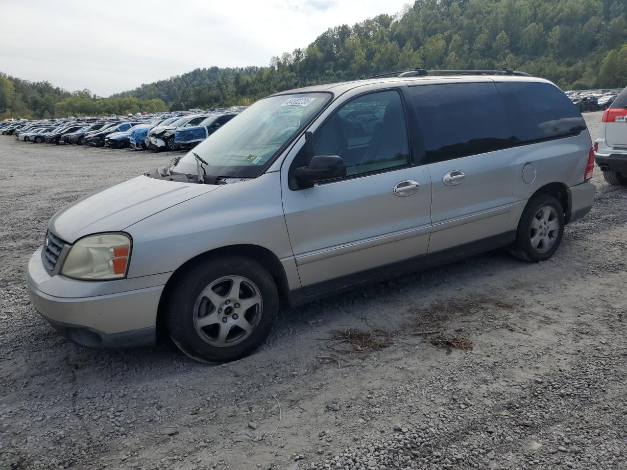FORD FREESTAR 2004. Lot# 84382235. VIN 2FMDA57624BA38304. Photo 1