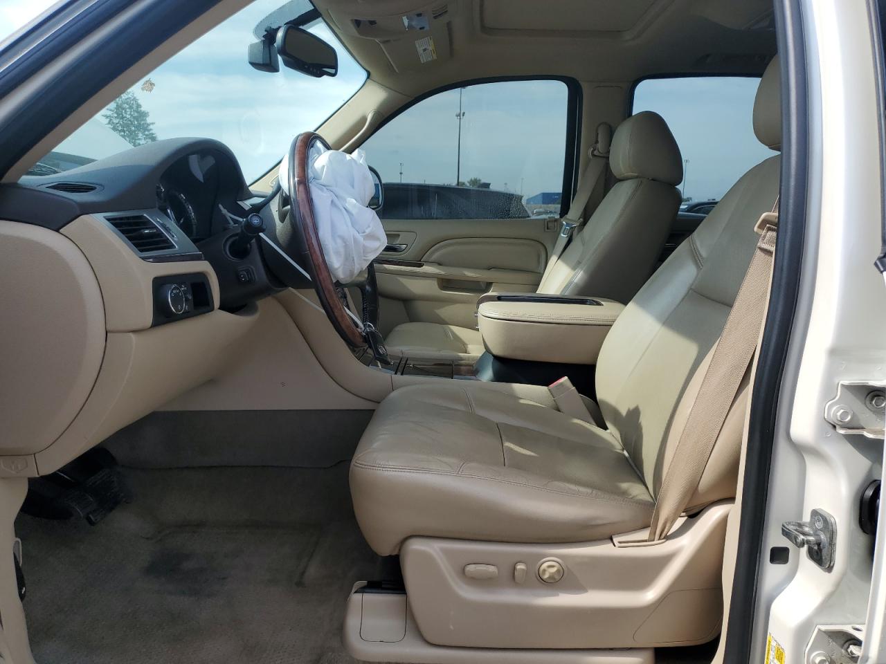 2013 Cadillac Escalade Luxury VIN: 1GYS4BEF5DR144807 Lot: 83794265