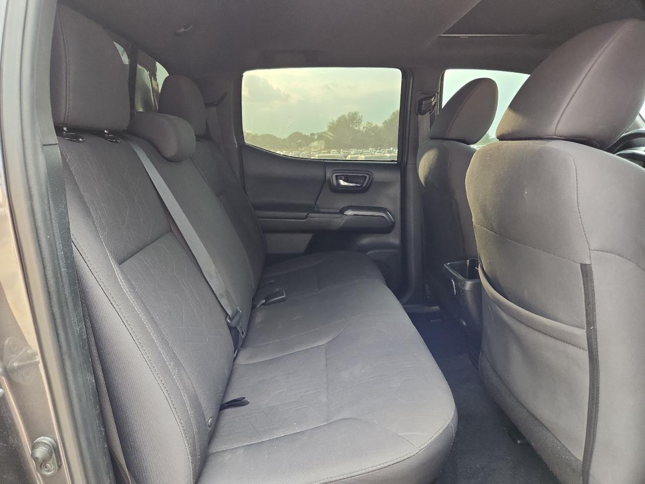 2017 Toyota Tacoma Double Cab VIN: 5TFCZ5AN8HX111022 Lot: 72000135