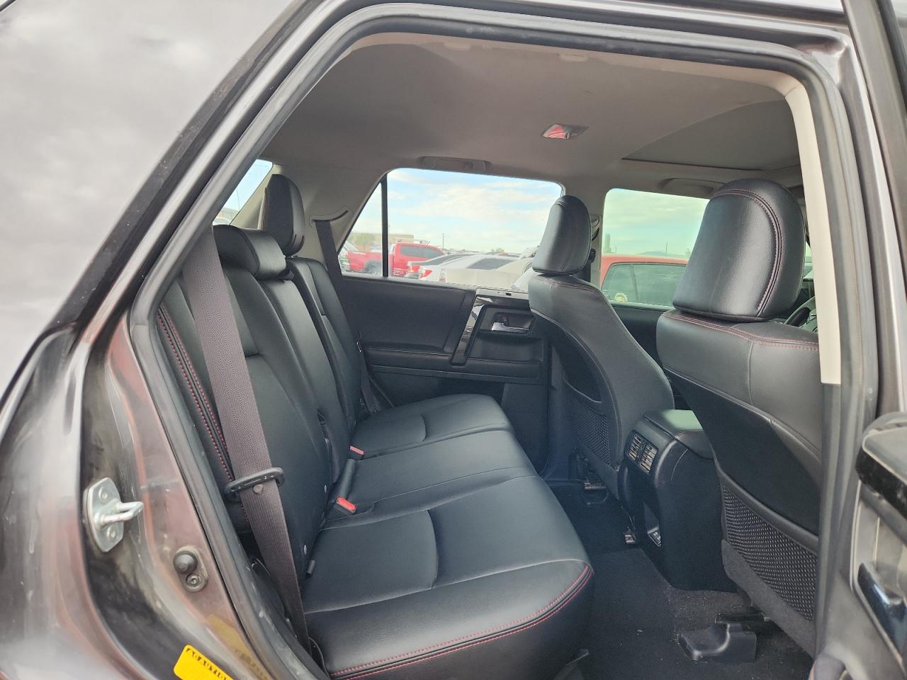 2020 Toyota 4Runner Sr5/Sr5 Premium VIN: JTEBU5JR3L5764063 Lot: 81404735
