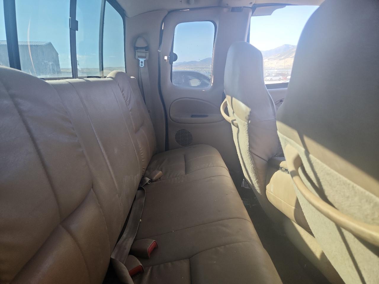 2000 Dodge Ram 2500 VIN: 3B7KF2361YG115040 Lot: 71311315