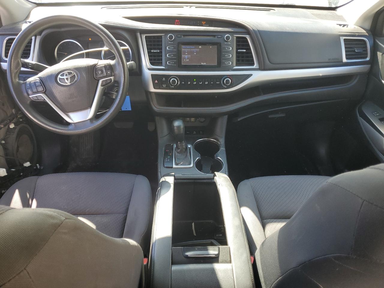 2018 Toyota Highlander Le VIN: 5TDBZRFH6JS874514 Lot: 81265585