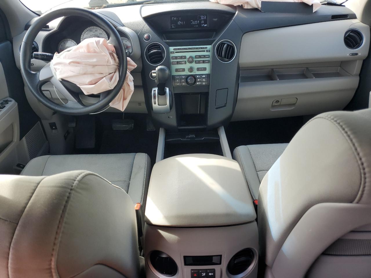 2011 Honda Pilot Lx VIN: 5FNYF4H28BB075581 Lot: 84244805