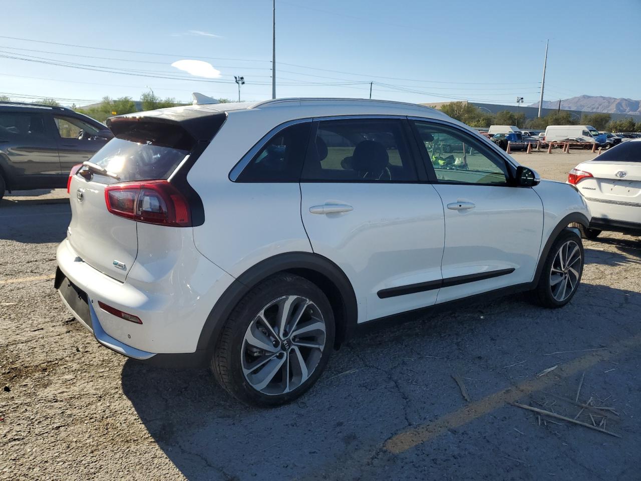 2019 Kia Niro Touring white null hybrid KNDCE3LC8K5234012 photo #4