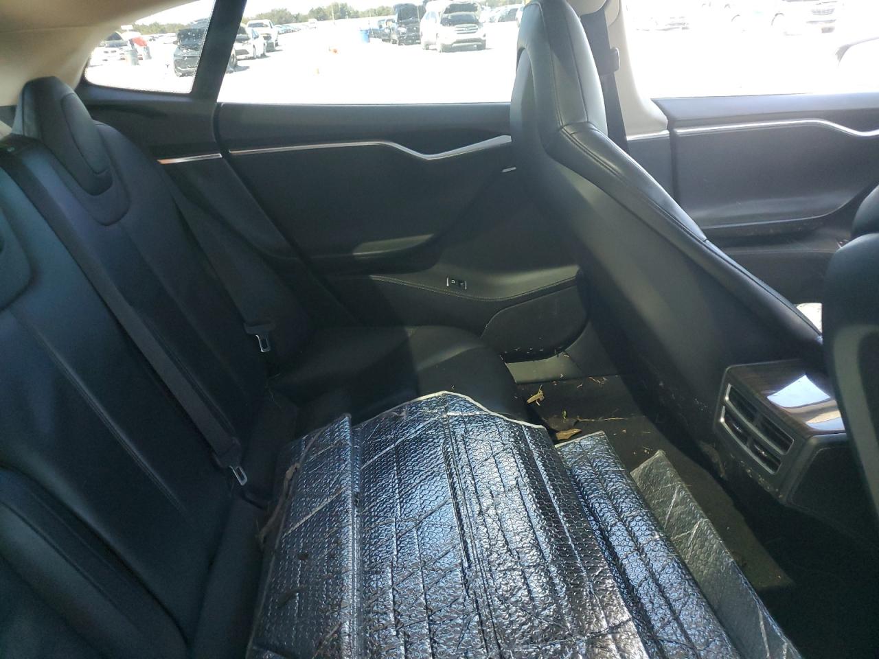 2014 Tesla Model S VIN: 5YJSA1H1XEFP40964 Lot: 82131515