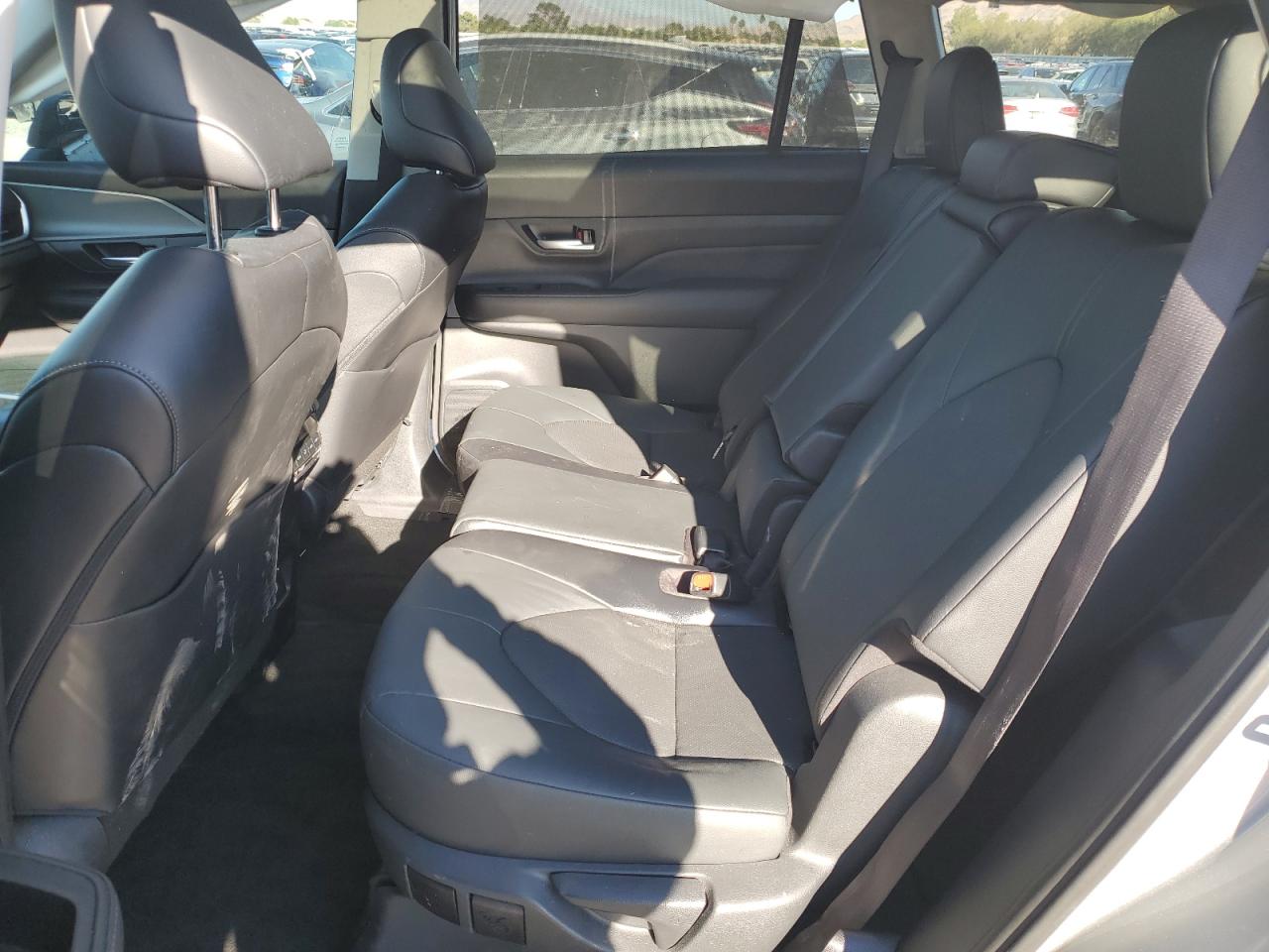 2024 Toyota Grand Highlander Xle VIN: 5TDAAAA5XRS006643 Lot: 83983835