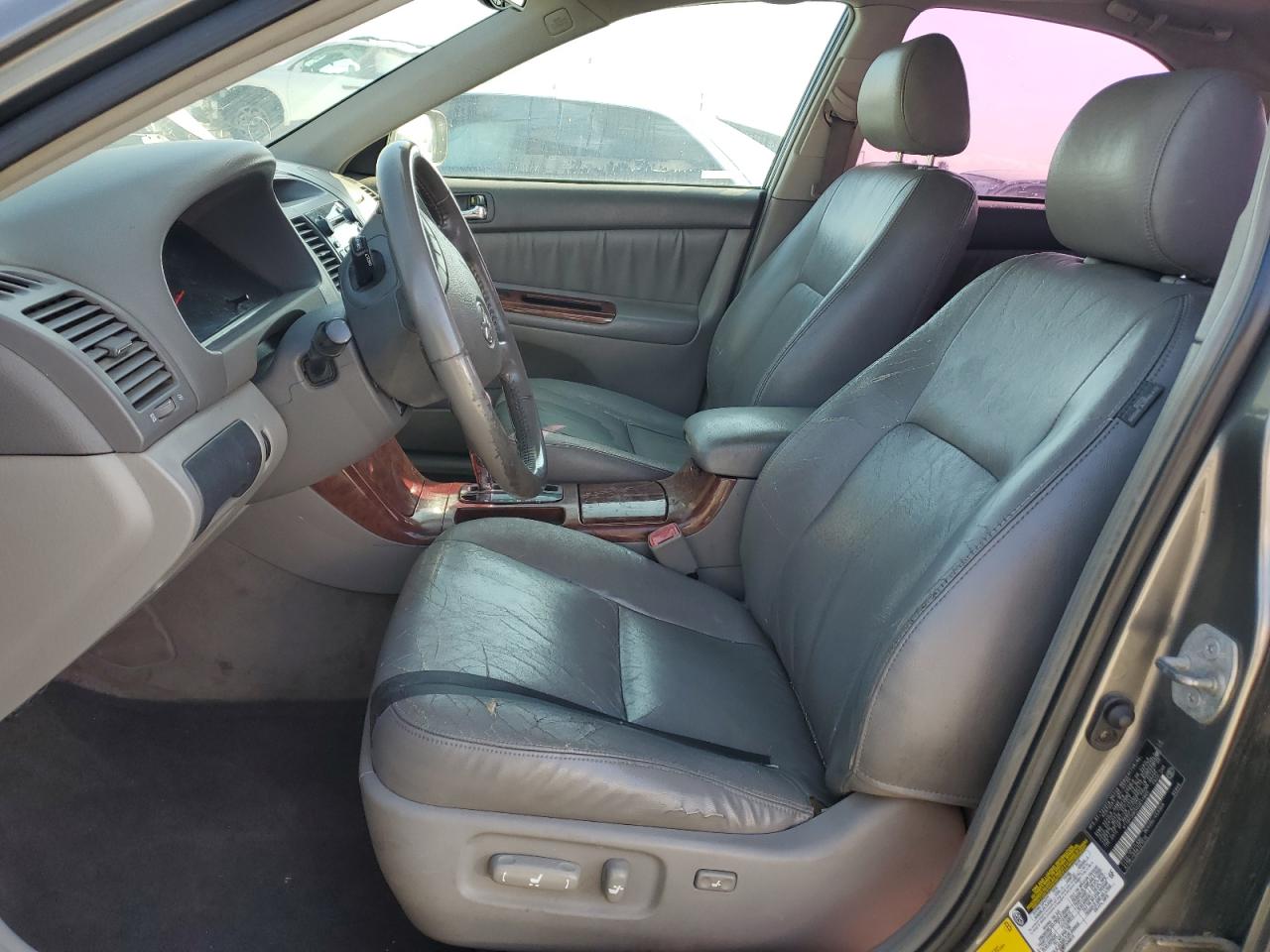 2005 Toyota Camry Le VIN: 4T1BF30K55U611860 Lot: 81791605