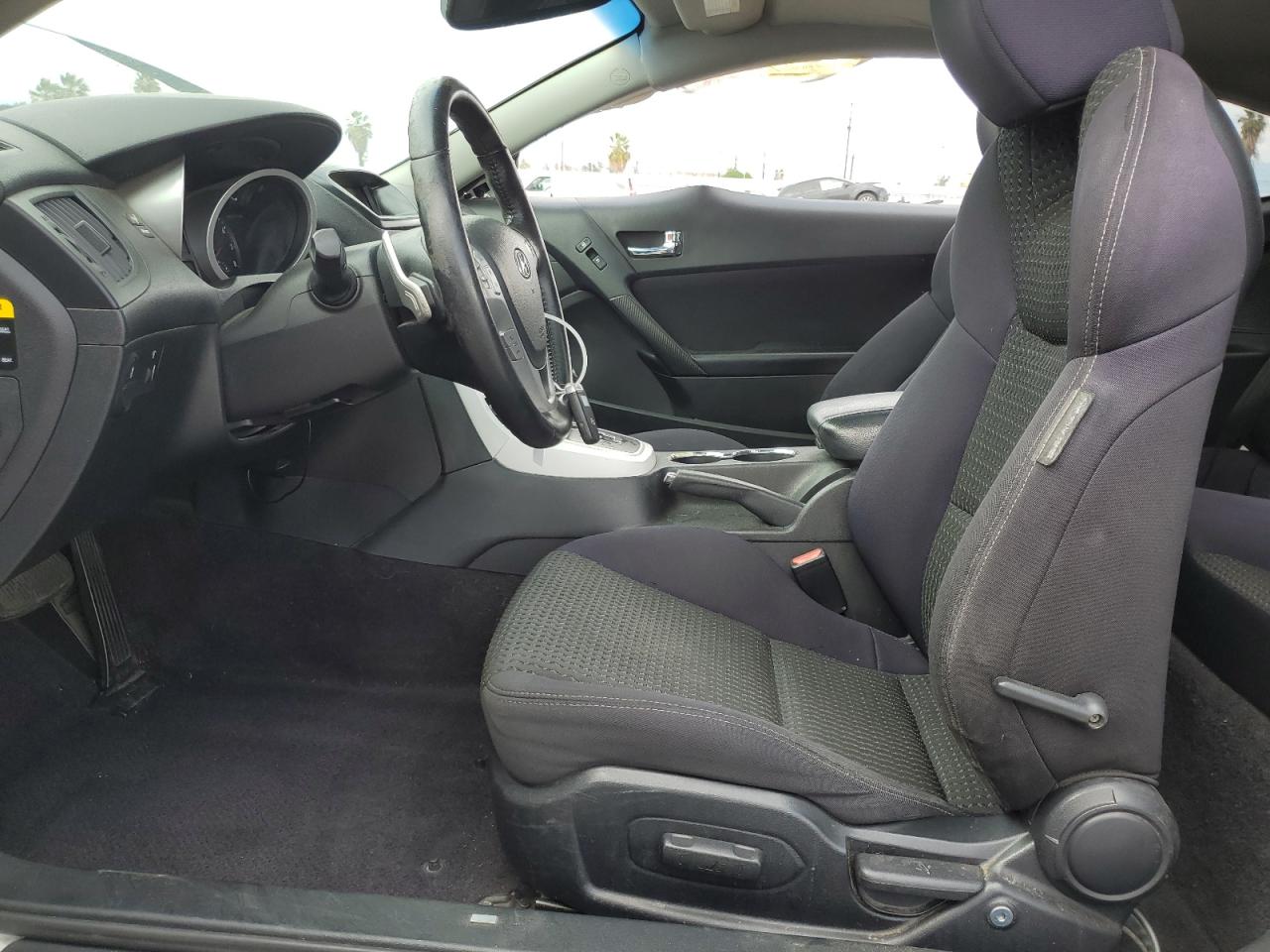 2010 Hyundai Genesis Coupe 2.0T VIN: KMHHT6KD7AU025044 Lot: 81506345