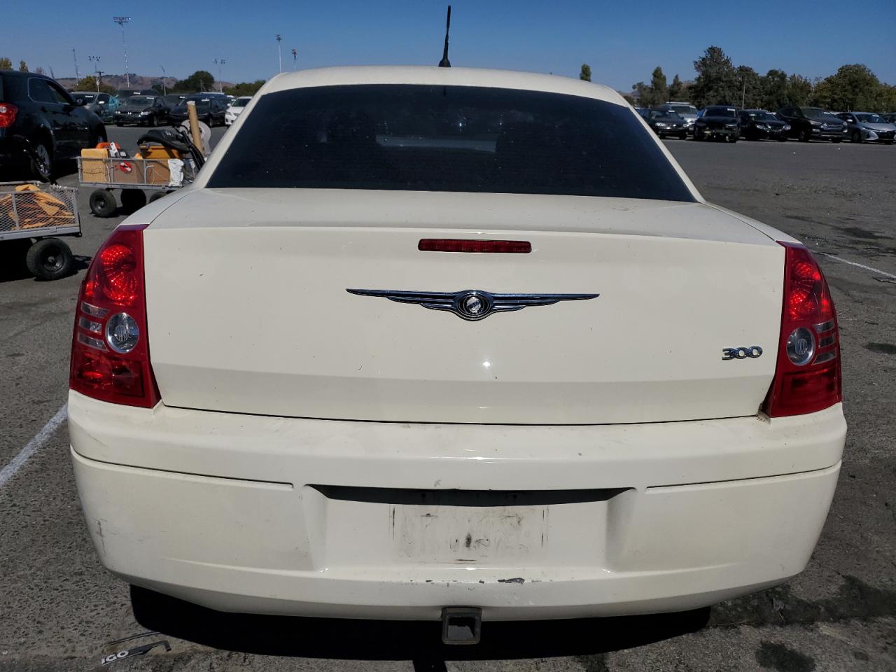 2008 Chrysler 300 Lx VIN: 2C3KA43R28H230478 Lot: 71520355