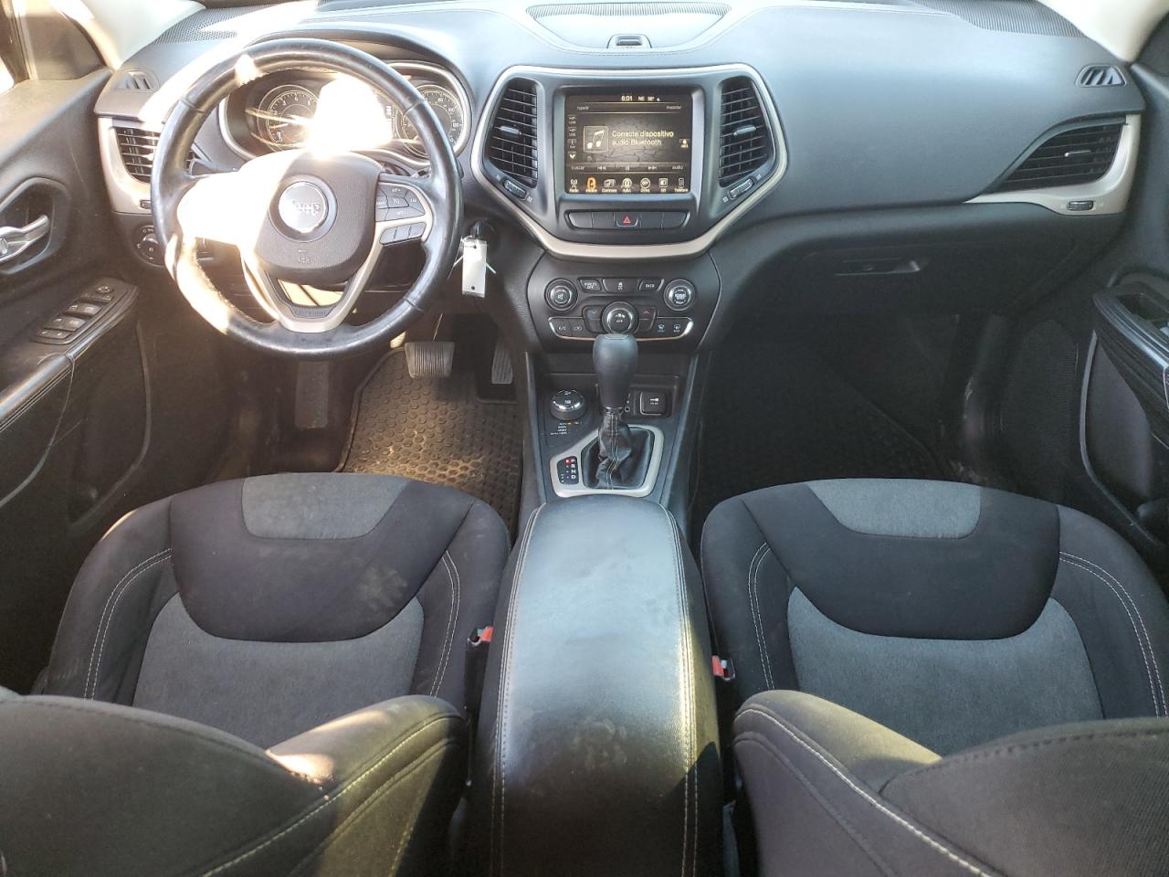 2014 Jeep Cherokee Latitude VIN: 1C4PJMCS8EW317464 Lot: 81953085