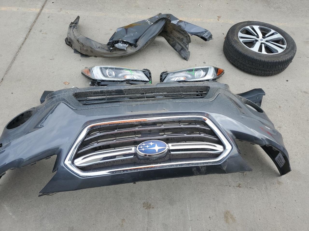 2018 Subaru Outback 3.6R Limited VIN: 4S4BSENC5J3333664 Lot: 84251985