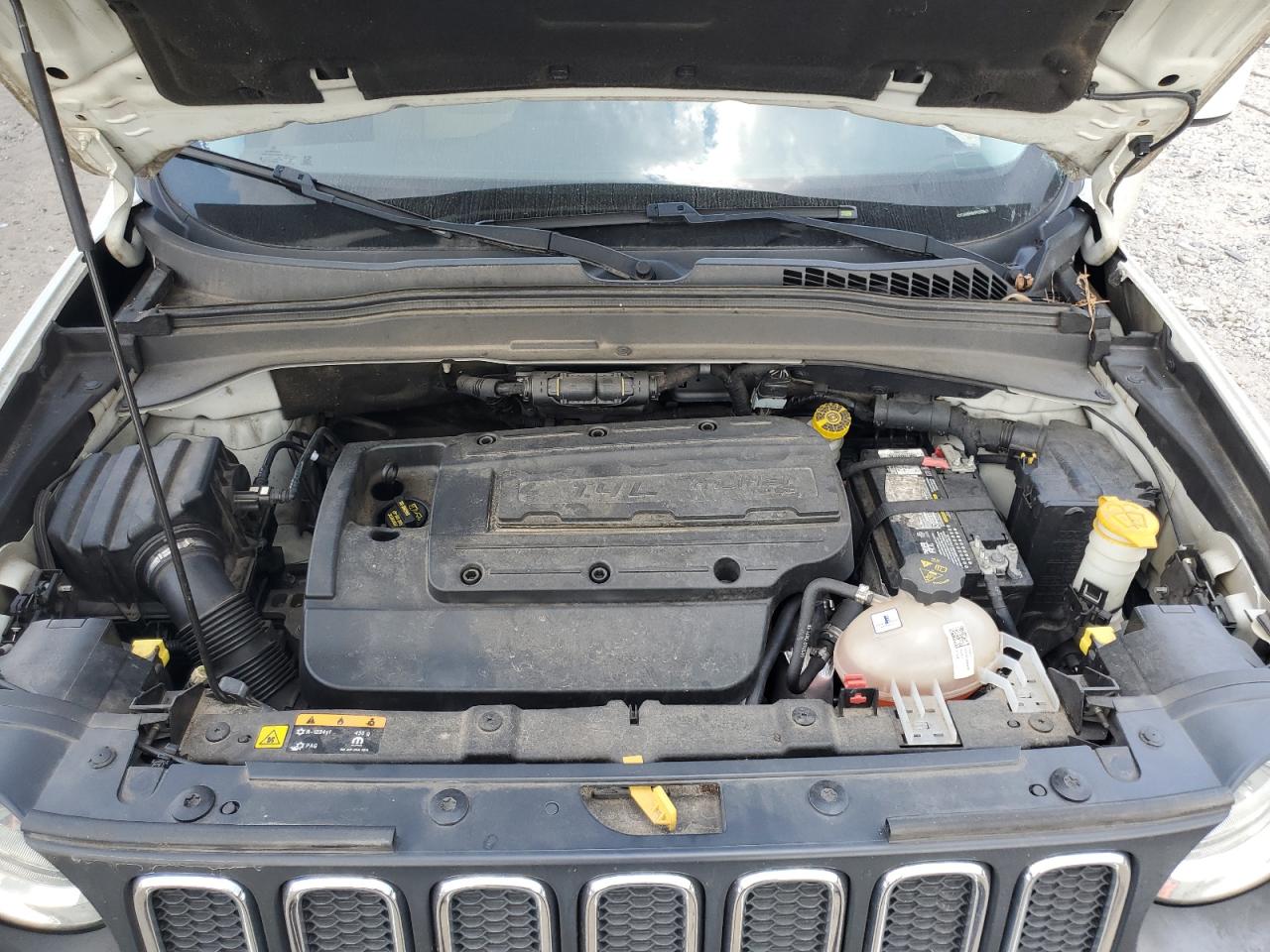 2015 Jeep Renegade Latitude VIN: ZACCJABH9FPC07640 Lot: 70953305