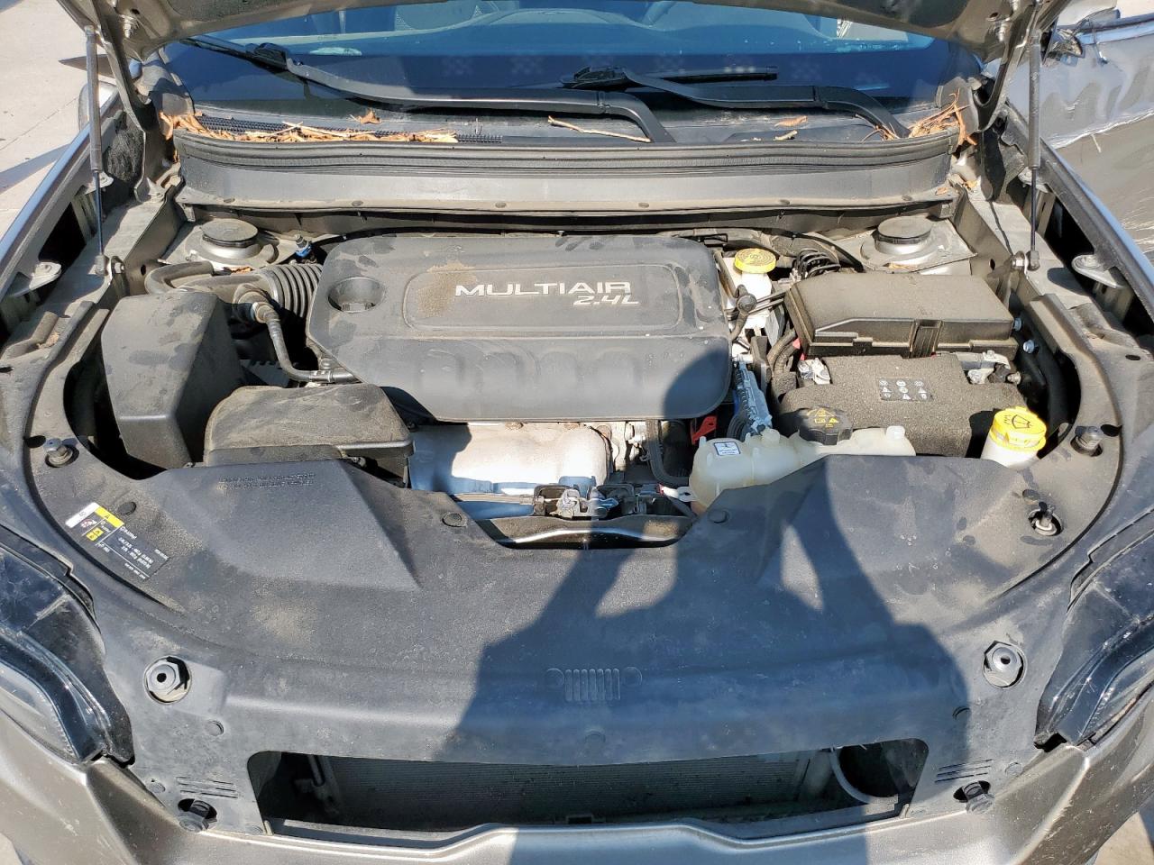 2019 Jeep Cherokee Latitude VIN: 1C4PJLCBXKD220994 Lot: 72012865