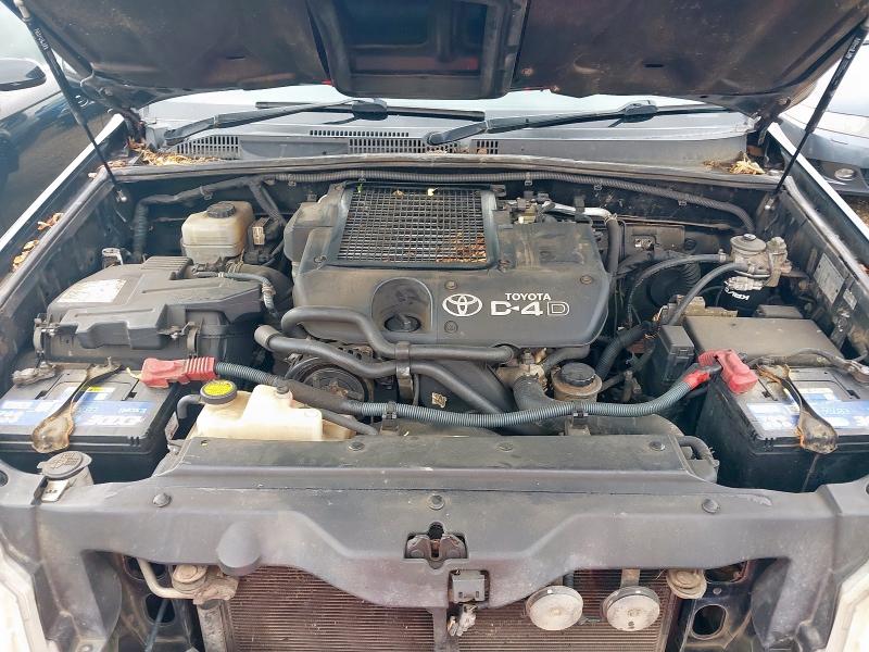2004 TOYOTA LAND CRUISER LC4