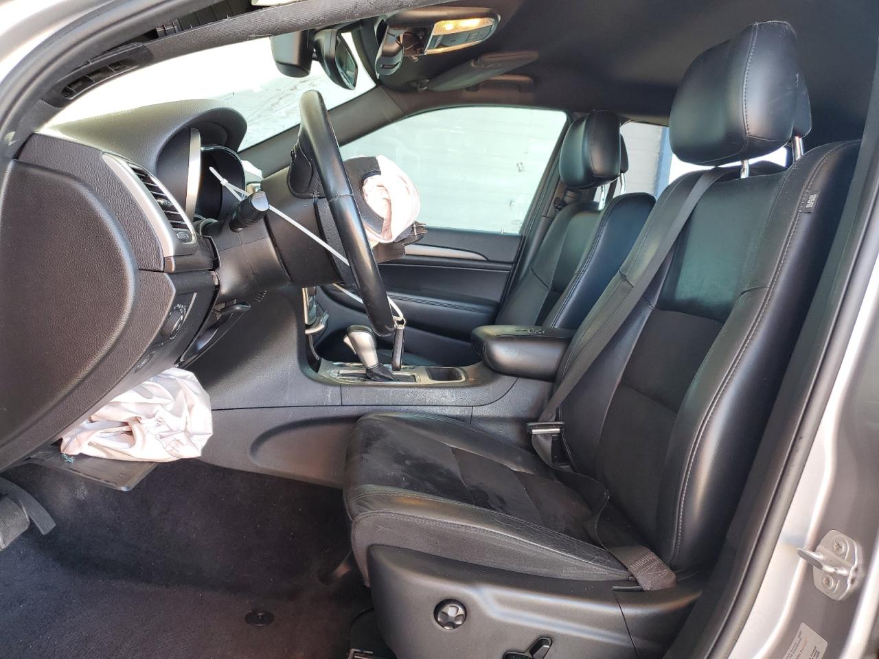 2018 Jeep Grand Cherokee Laredo VIN: 1C4RJFAGXJC105194 Lot: 82058445