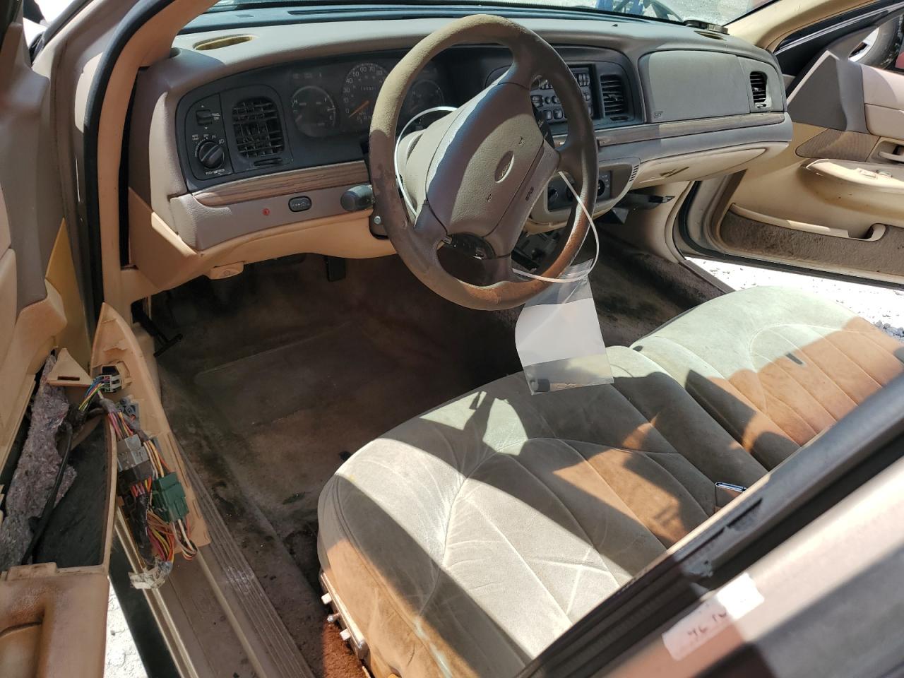 1997 Ford Crown Victoria VIN: 2FALP73WXVX151685 Lot: 80476075