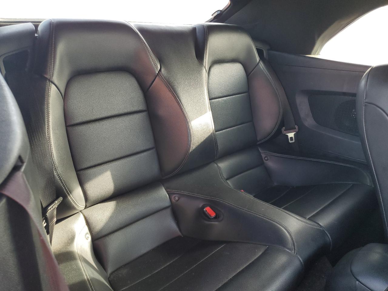 2015 Ford Mustang VIN: 1FATP8UHXF5415304 Lot: 82066015