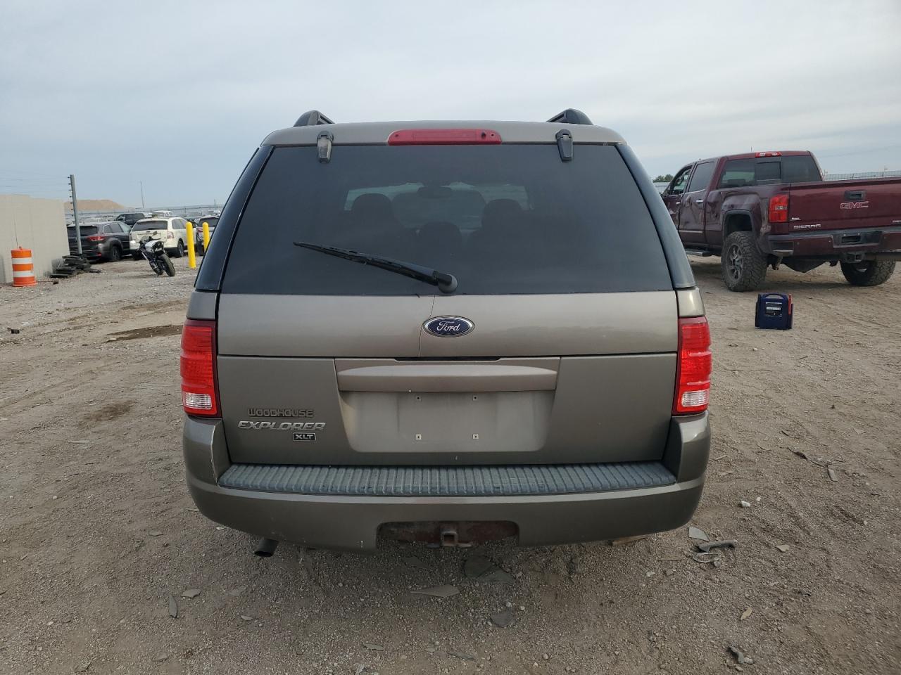 2004 Ford Explorer VIN: 1FMZU73KX4ZA84424 Lot: 81810025