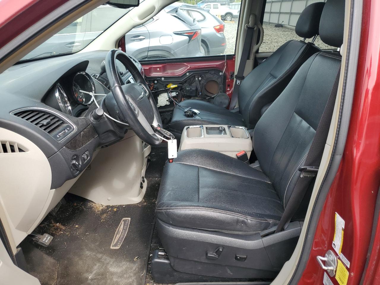 2016 Chrysler Town & Country Touring L VIN: 2C4RC1CG5GR269625 Lot: 81120415