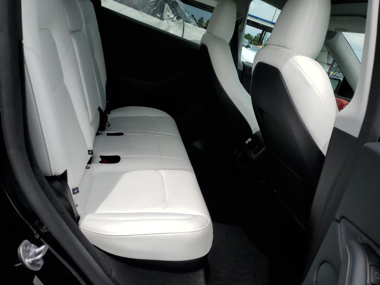 2024 Tesla Model Y VIN: 7SAYGDEF0RA309209 Lot: 71587035