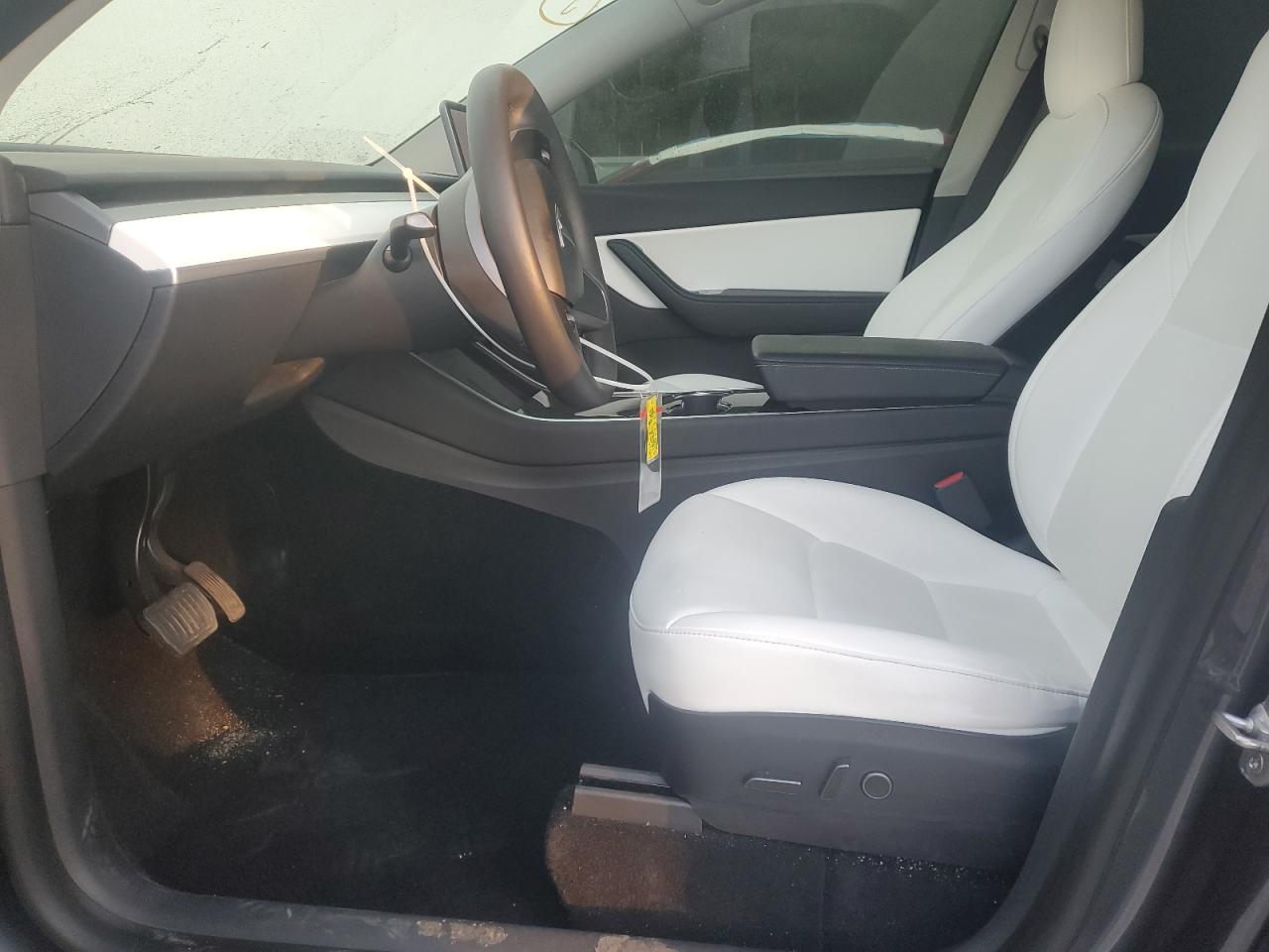 2021 Tesla Model Y VIN: 5YJYGDEE1MF108533 Lot: 82059065