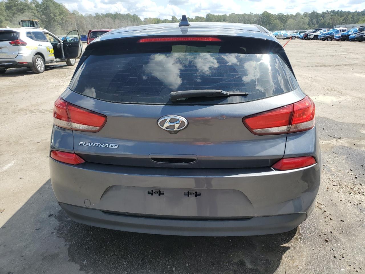 2018 Hyundai Elantra Gt VIN: KMHH35LE2JU009822 Lot: 81418955