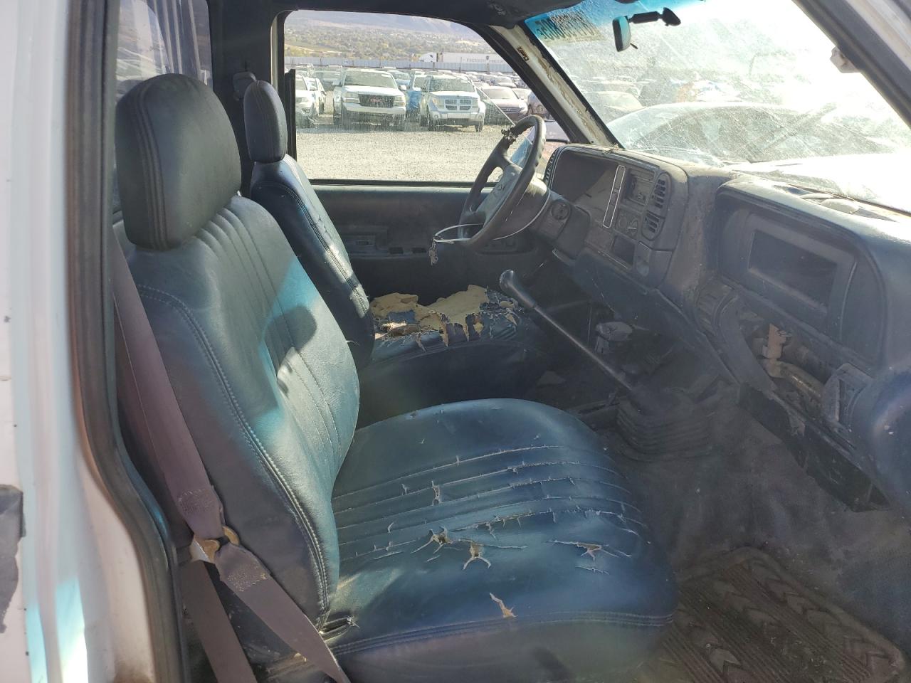 2000 Chevrolet Gmt-400 K3500 VIN: 1GCHK34R4YR176368 Lot: 81799805