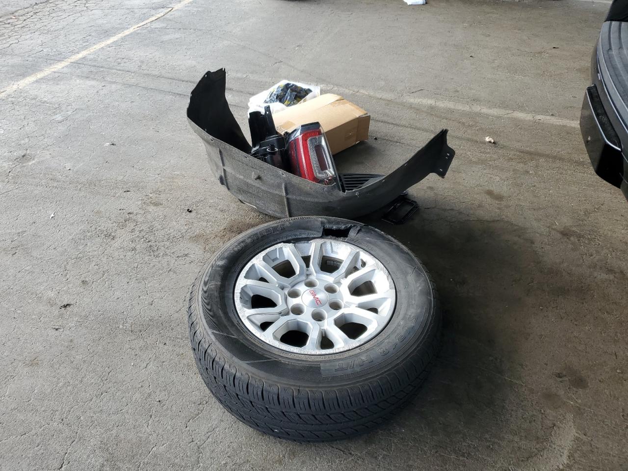 2019 GMC Yukon Xl K1500 Slt VIN: 1GKS2GKC1KR402647 Lot: 84386645