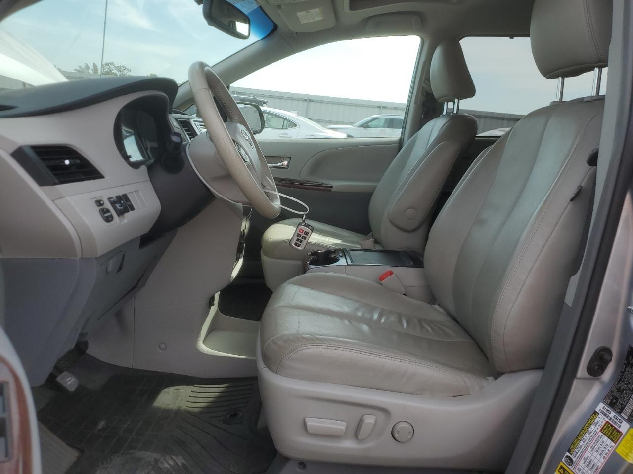 2014 Toyota Sienna Xle VIN: 5TDYK3DCXES426267 Lot: 81193765
