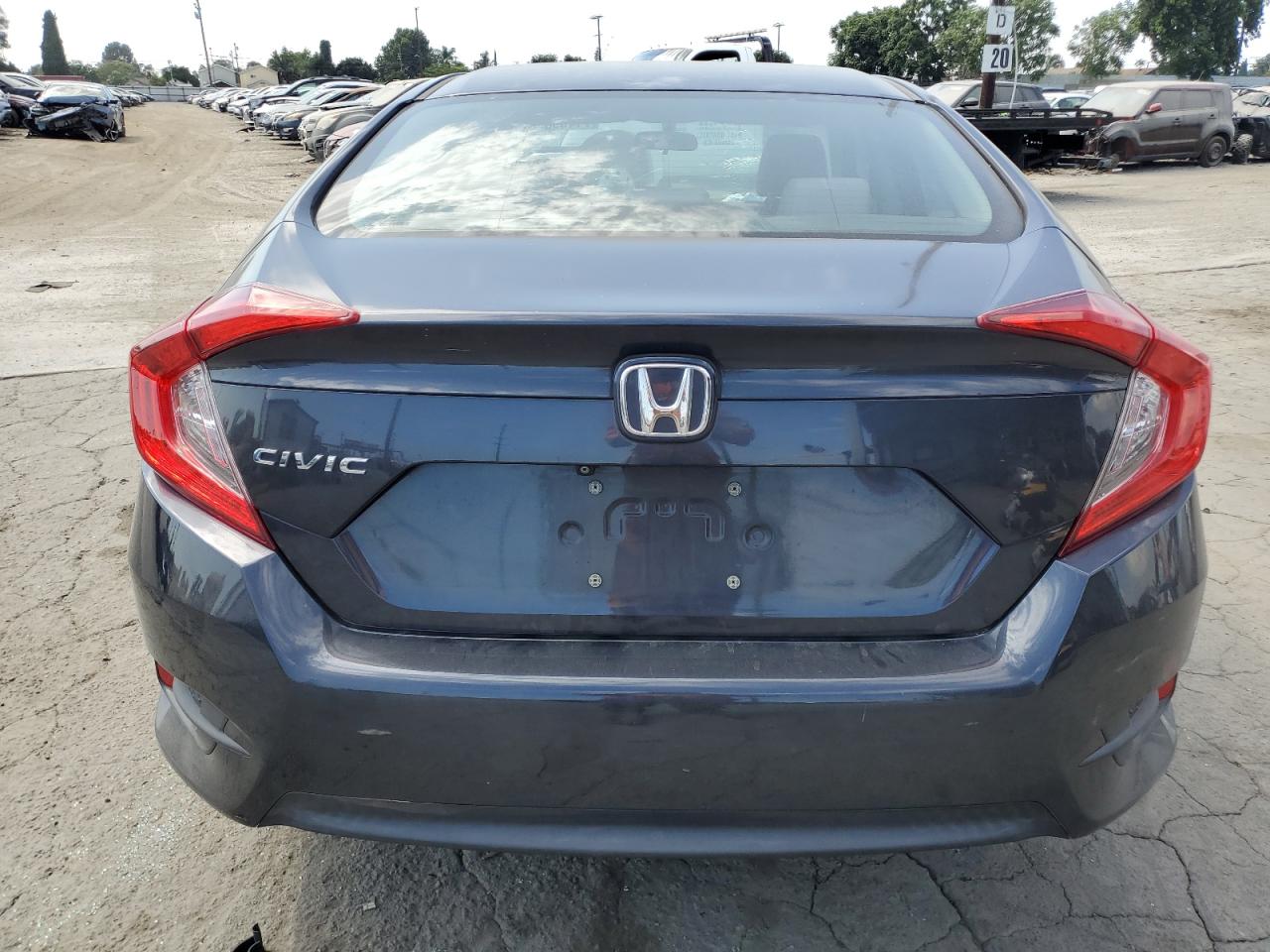 2018 Honda Civic Lx VIN: 2HGFC2F58JH525404 Lot: 71439845