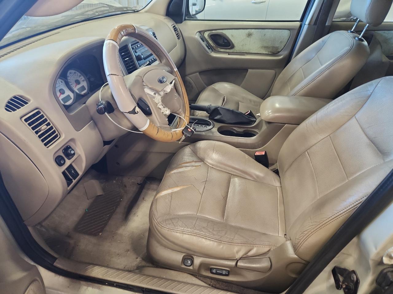 2005 Ford Escape Limited VIN: 1FMCU04125KA83247 Lot: 70686935