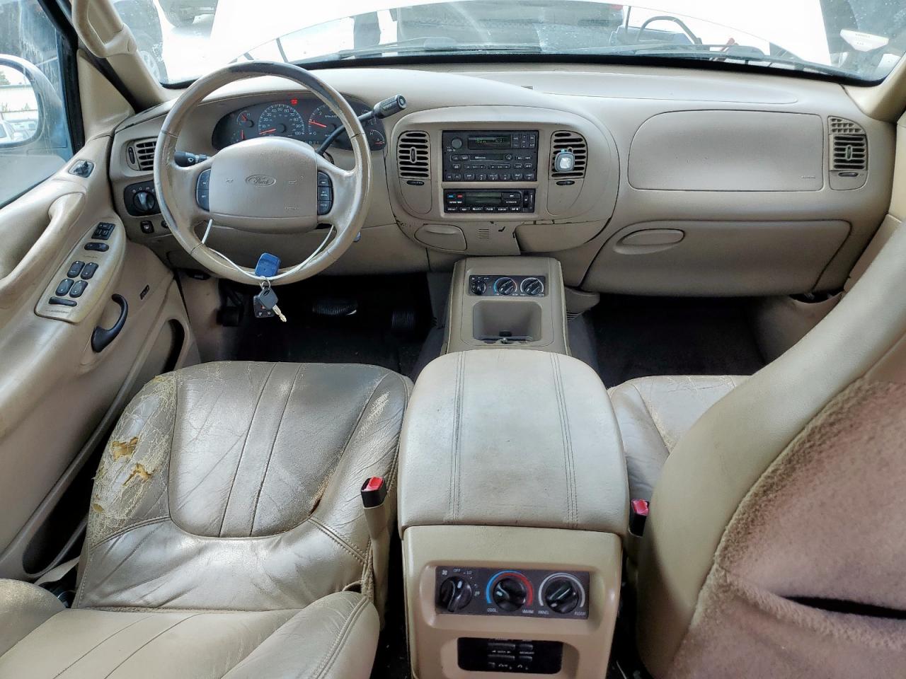 2000 Ford Expedition Eddie Bauer VIN: 1FMRU1760YLA28348 Lot: 81098665