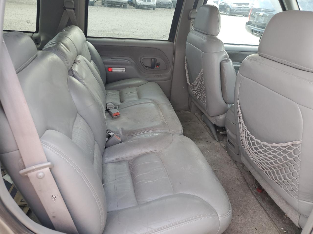 1999 Chevrolet Tahoe K1500 VIN: 1GNEK13R2XJ307813 Lot: 82113345