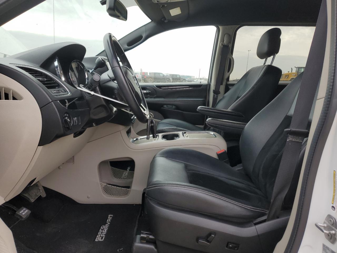 2016 Dodge Grand Caravan Se VIN: 2C4RDGBG3GR395127 Lot: 84450845