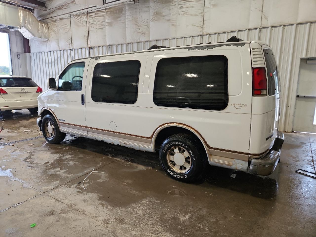 2000 Chevrolet Express G1500 VIN: 1GBFG15R2Y1237487 Lot: 81404955