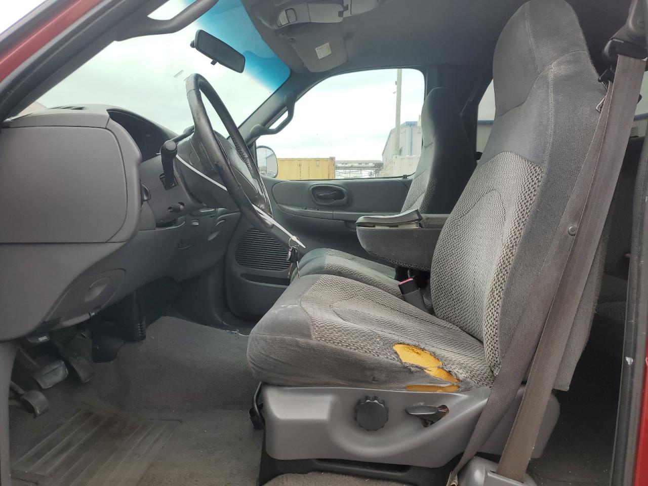 2001 Ford F150 VIN: 2FTRX08L61CA05327 Lot: 84831575