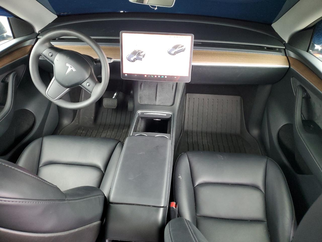 2024 Tesla Model Y VIN: 7SAYGDED3RF097682 Lot: 84194045