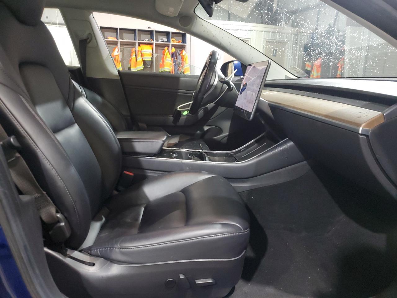 2018 Tesla Model 3 VIN: 5YJ3E1EA9JF102339 Lot: 70891615