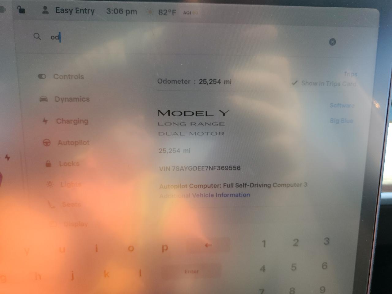 2022 Tesla Model Y VIN: 7SAYGDEE7NF369556 Lot: 81505295