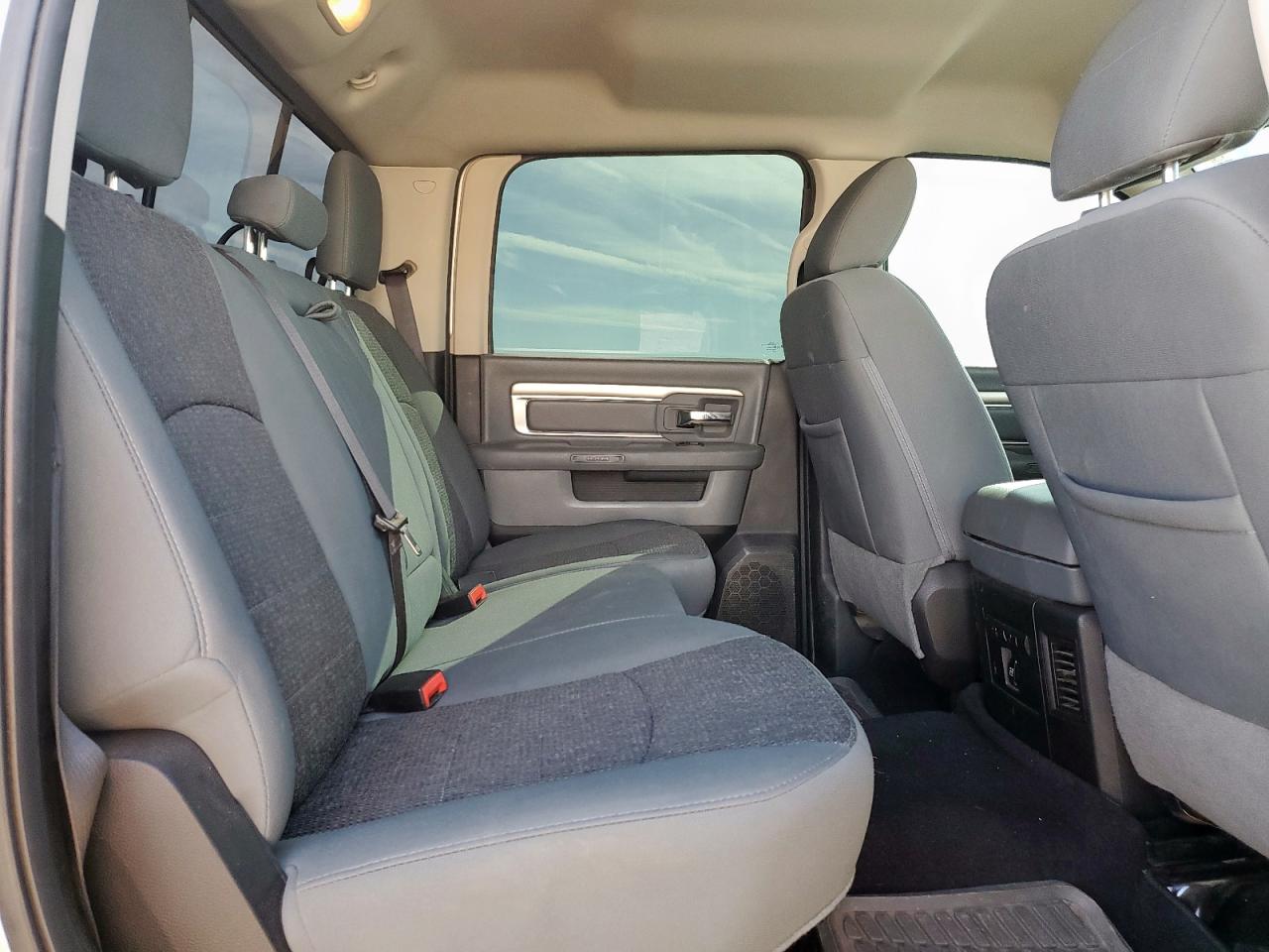 2018 Ram 1500 Slt VIN: 3C6RR7LG6JG250975 Lot: 81266725