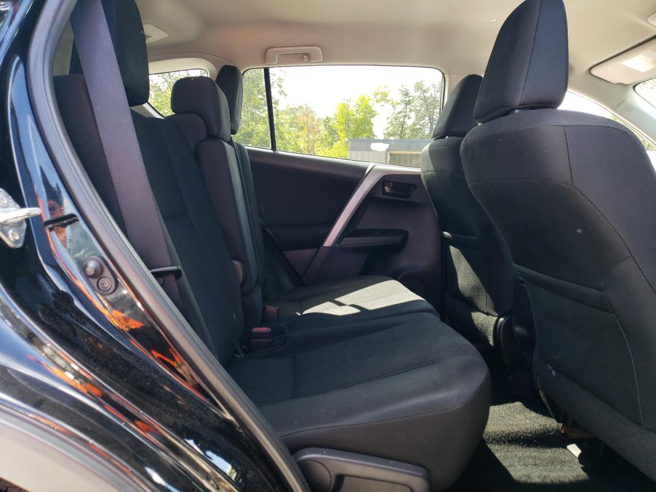 2017 Toyota Rav4 Le VIN: 2T3BFREV2HW613910 Lot: 71789005