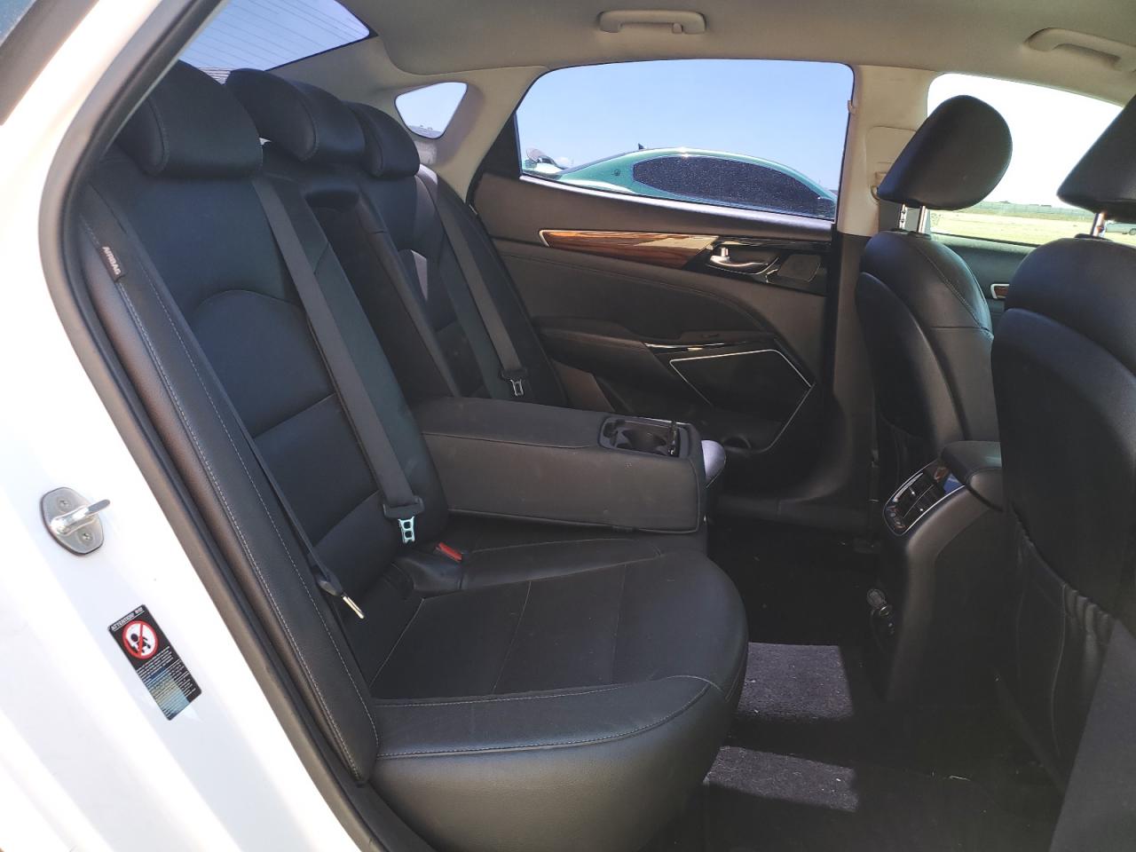 2017 Kia Cadenza Premium VIN: KNALB4J18H5044846 Lot: 83874995