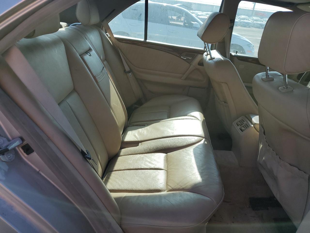 1998 Mercedes-Benz E 300Td VIN: WDBJF25F3WA585461 Lot: 85056075