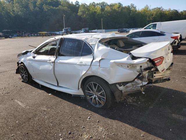  TOYOTA CAMRY 2022 Белы