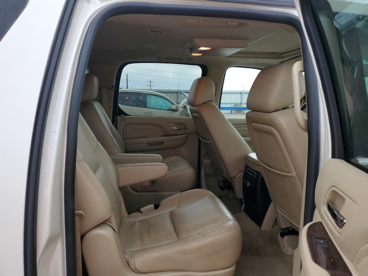 2014 Cadillac Escalade Esv Premium VIN: 1GYS4JEF1ER136117 Lot: 81385185