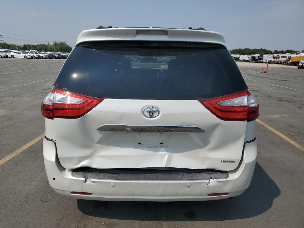 2015 Toyota Sienna Xle VIN: 5TDYK3DC1FS656989 Lot: 71123885