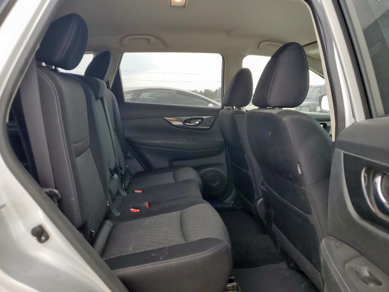 2017 Nissan Rogue S VIN: JN8AT2MT2HW391158 Lot: 81031395