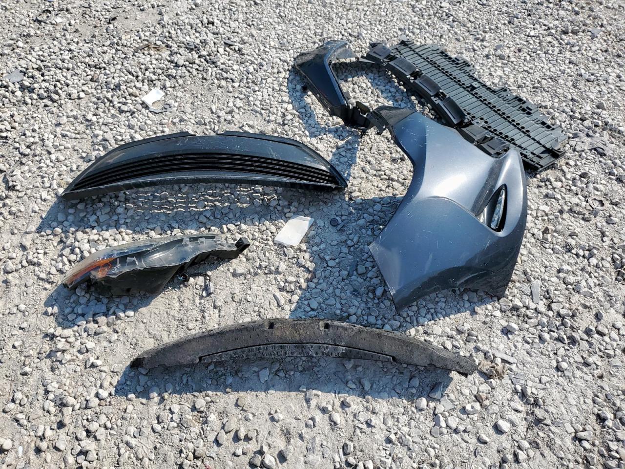 2018 Toyota Corolla L VIN: 5YFBURHE3JP744779 Lot: 80569655