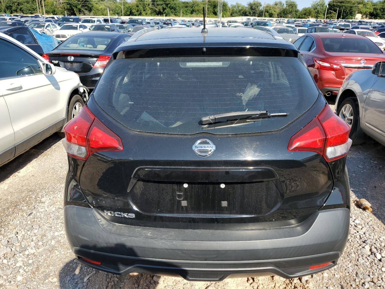 2018 Nissan Kicks S VIN: 3N1CP5CU4JL543380 Lot: 70868135